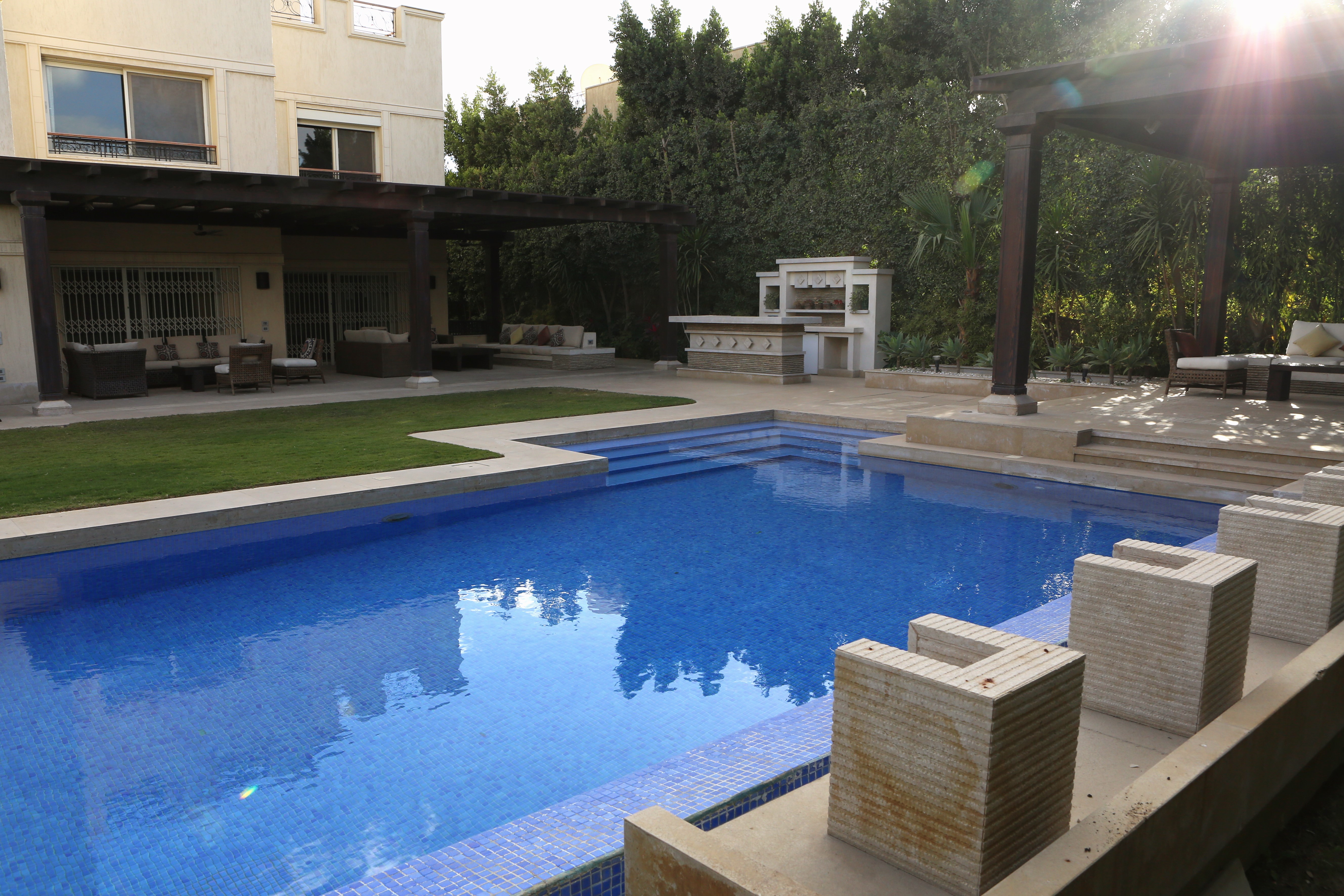 PALM HILLS RESIDENCE
